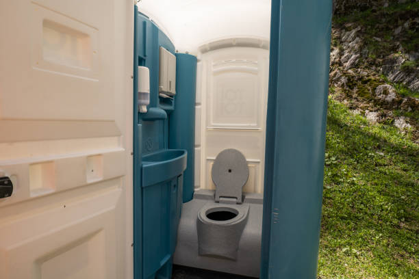 Best Portable restroom trailer rental  in Rochester, MN